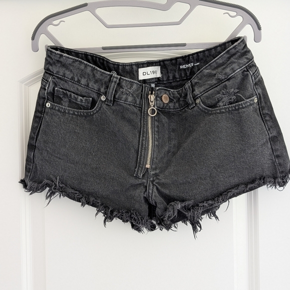 DL1961 Renne Blackwood Distressed Black Charcoal Jean Shorts - Picture 3 of 8